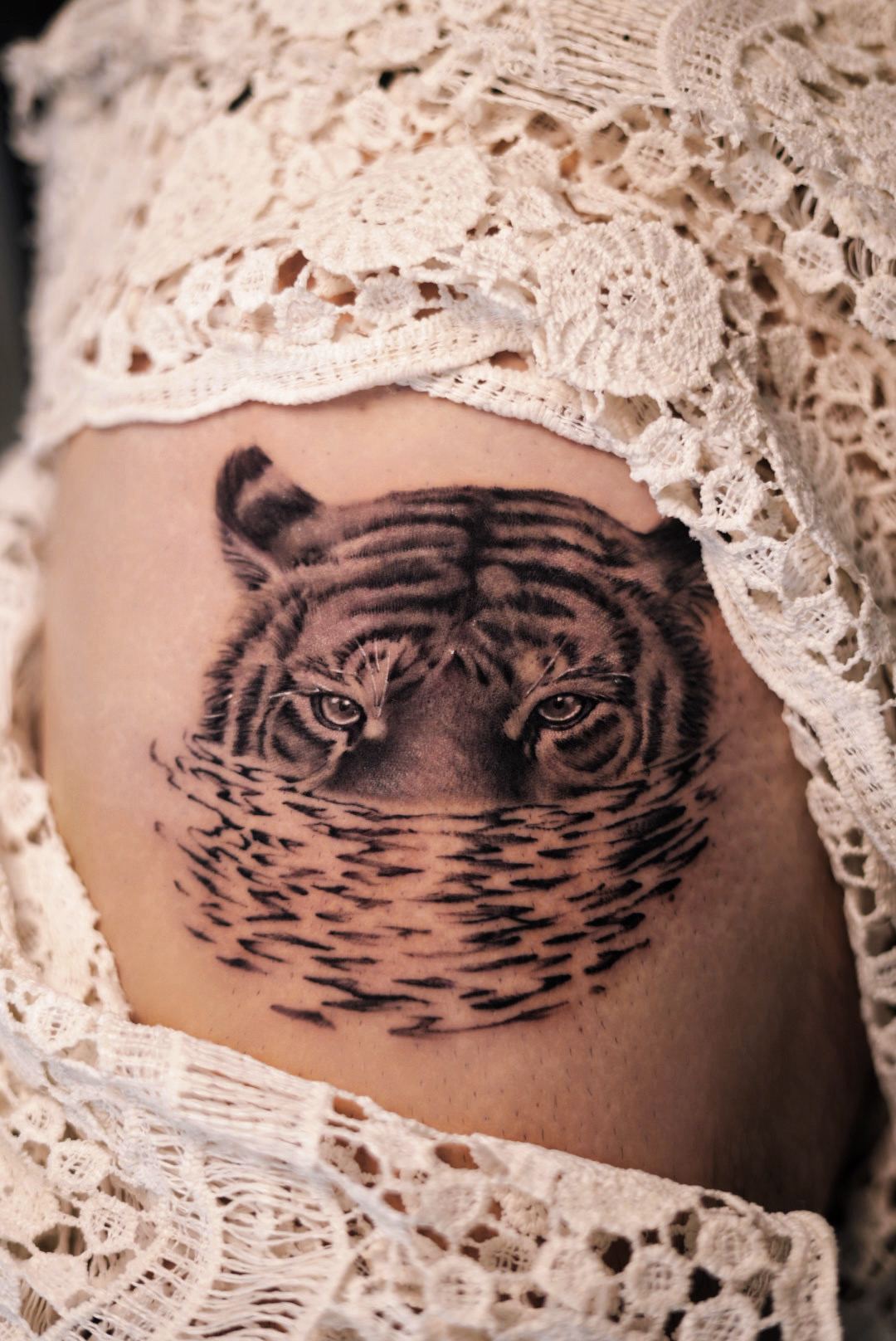 Tatuaje Microrrealismo en Ink Fire, Mazatlán